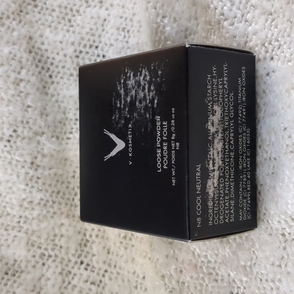 V KOSMETIK Loose Powder in N08 COOL NEUTRAL, 8g/0.28oz - Picture 6 of 11